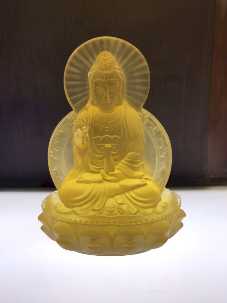 Tượng Phật quan âm để xe ô tô tuổi Bính Dần