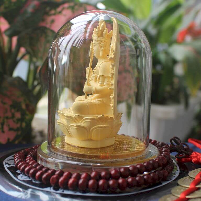 Khi người Giáp Tý thỉnh tượng Phật để xe ô tô sẽ được đức Phật che chở, bảo vệ
