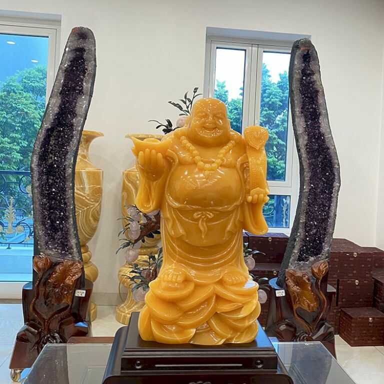 Mẫu tượng Phật chế tác từ ngọc Hoàng Long cao cấp