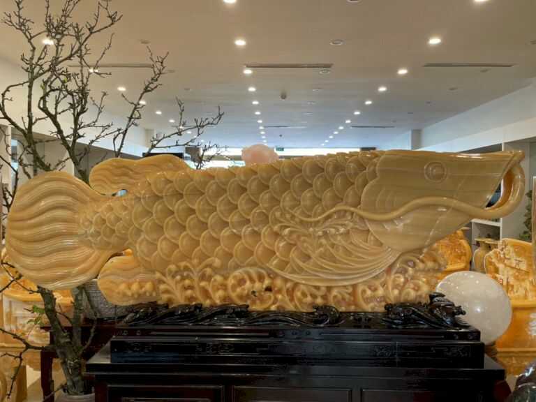 Tượng cá Rồng thể hiện được địa vị, quyền năng, sức mạnh của người sở hữu