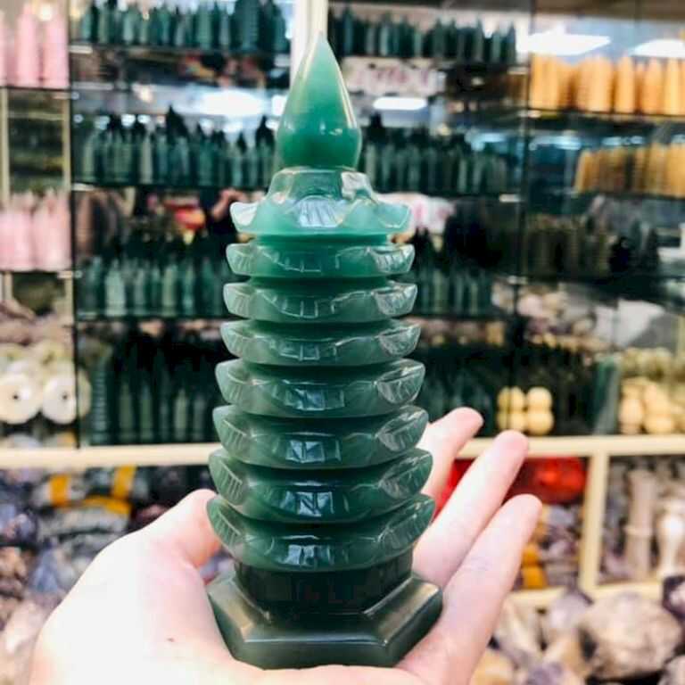 Tháp văn xương để bàn làm việc với mong muốn sẽ có được trí tuệ minh mẫn, thông minh