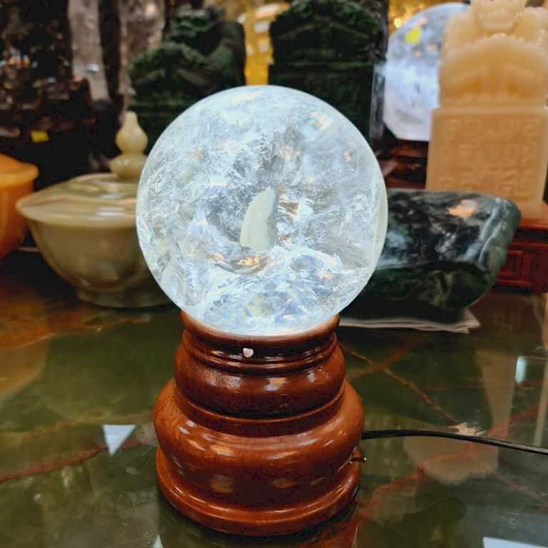 Cầu đá phong thủy cũng được xem là vật phẩm chiêu tài chiêu lộc, những nguồn năng lượng cát khí dồi dào