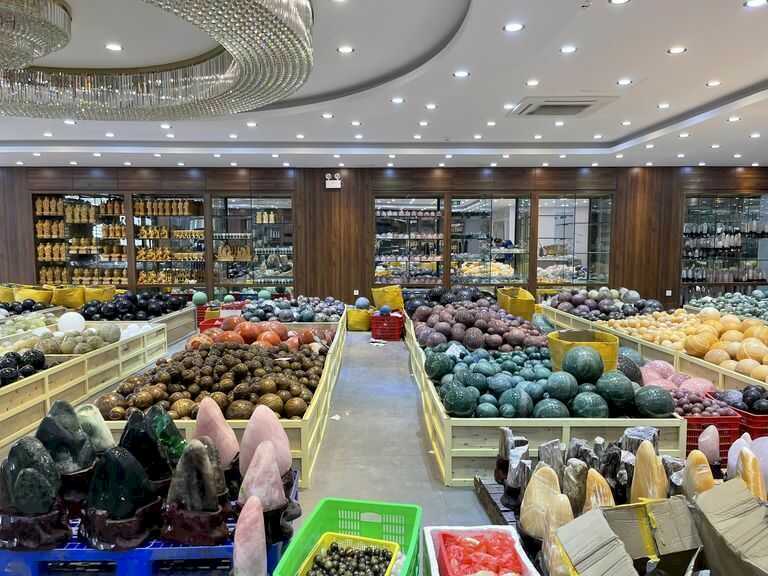 Cách chọn đồ phong thuỷ để bàn làm việc hợp tuổi Canh Tuất 1970