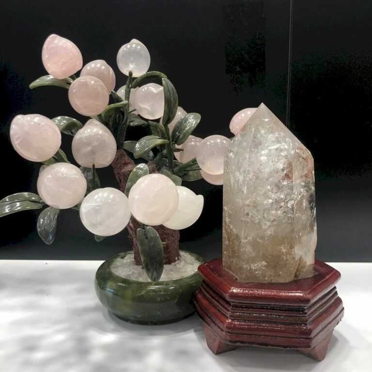 Trụ thạch anh  khả năng chiêu tài chiêu lộc, với năng lượng dương khí cực mạnh