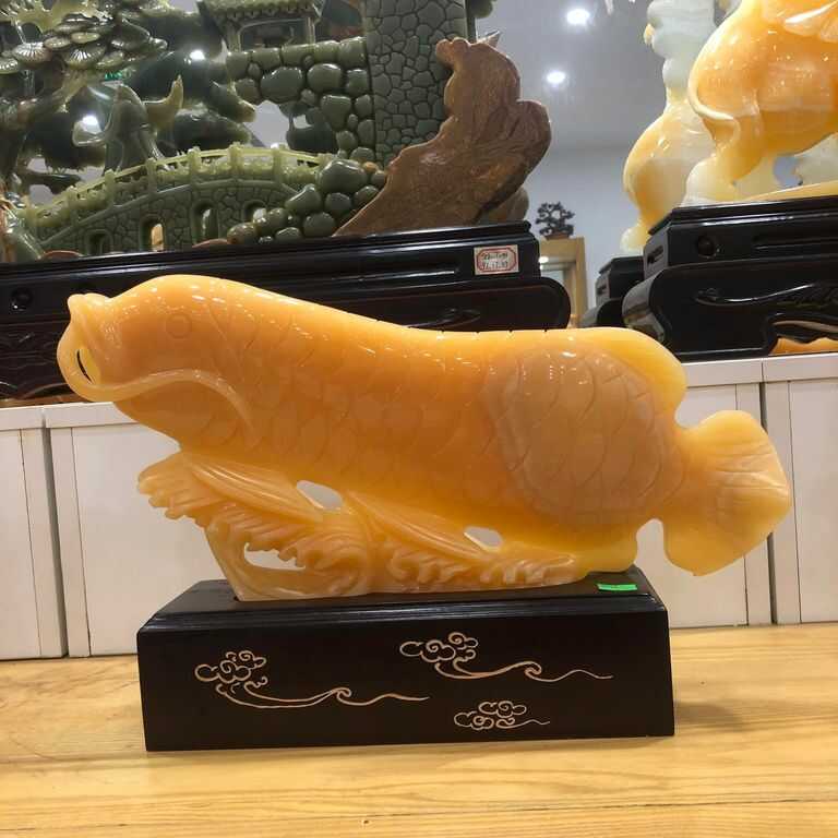 Mẫu tượng cá phong thủy mang ý nghĩa của tinh thần vượt khó vươn lên thành công